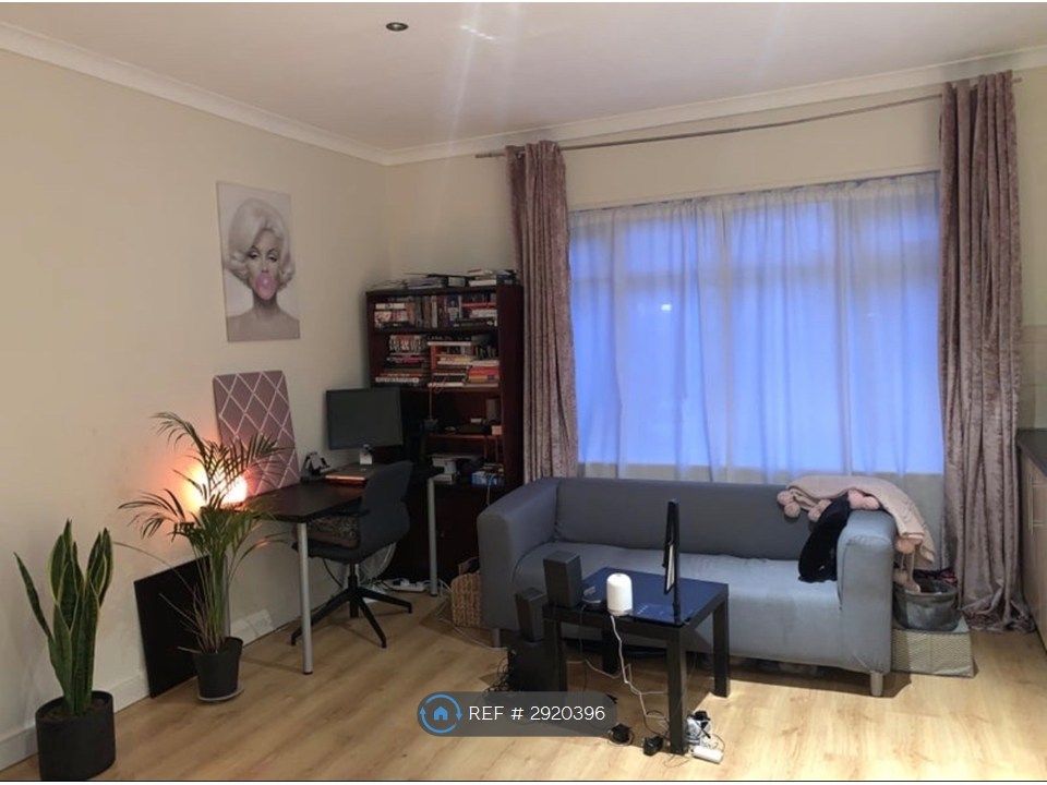 Property photo 3 of 9