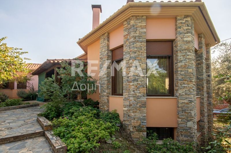 Property photo 1 of 50