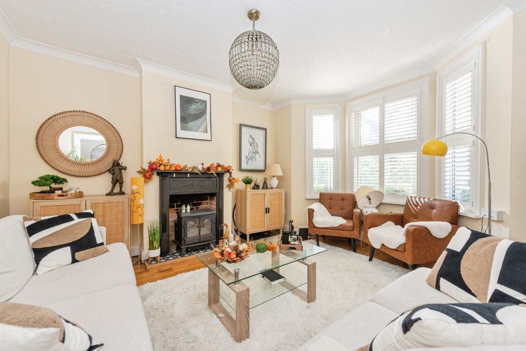 Property photo 2 of 20 Ongar2Of40