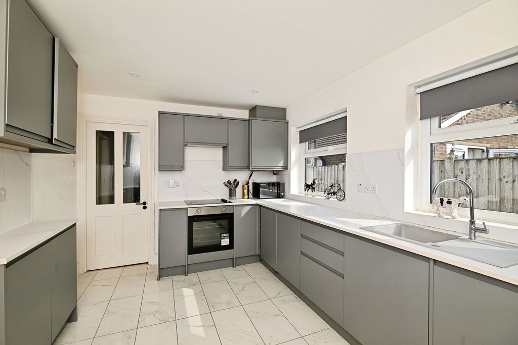 Property photo 1 of 12 Pbox-Img.Jpg