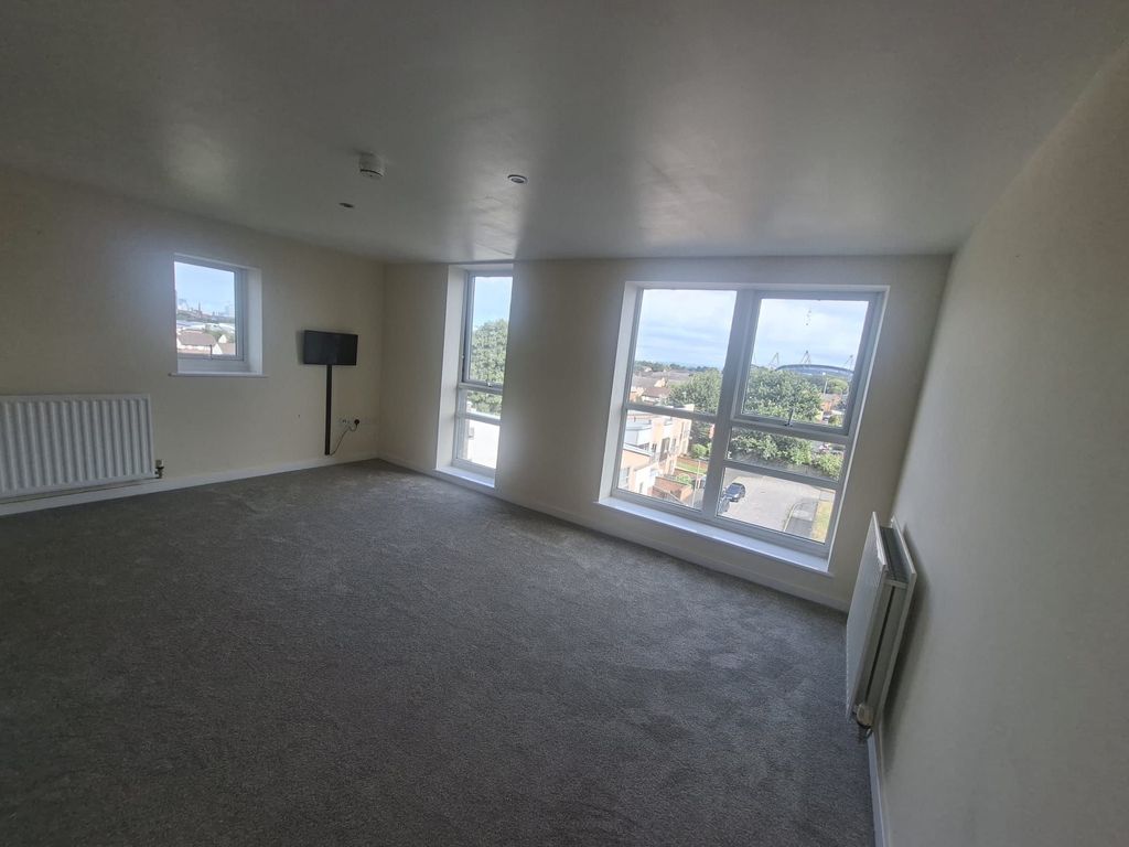 Property photo 2 of 7
