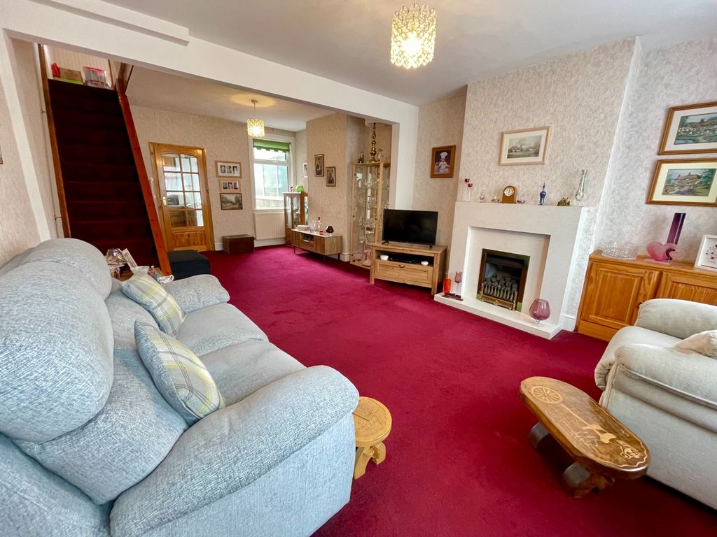 Property photo 3 of 11 4411523