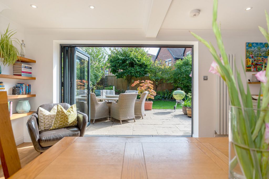 Property photo 2 of 24