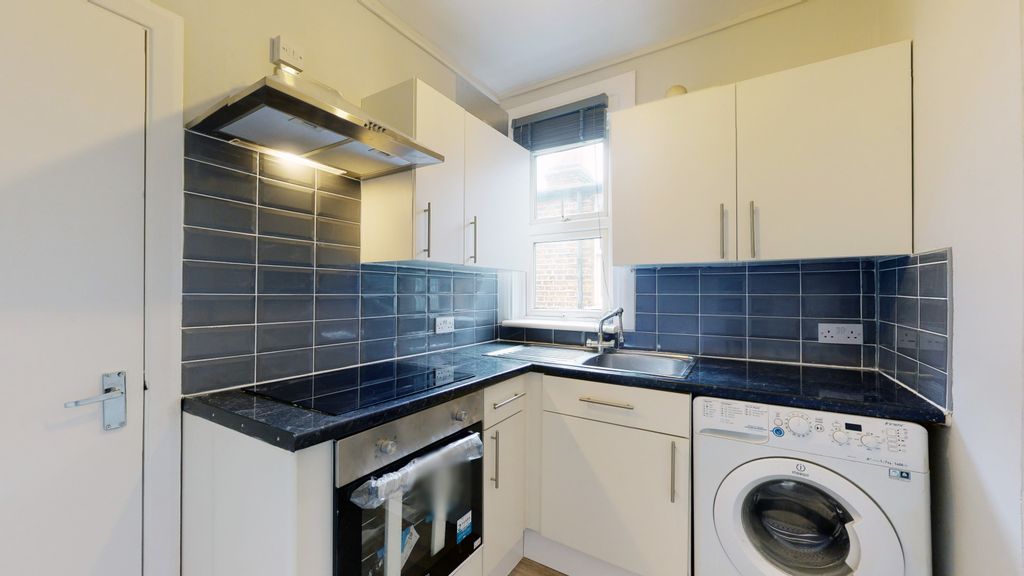 Property photo 2 of 6 Separate Kitchen