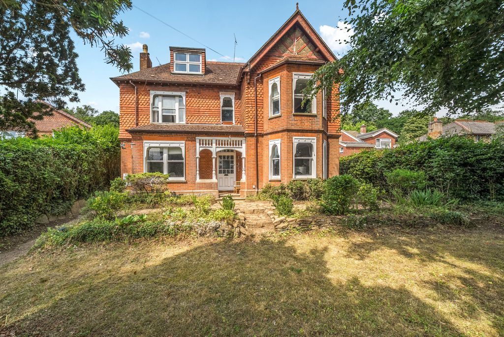 Property photo 1 of 17 1324451-1-68750B8...