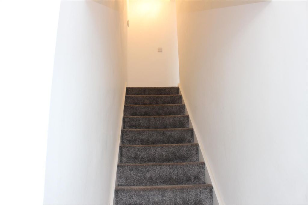 Property photo 2 of 15 173 A Duke St (19).Jpg