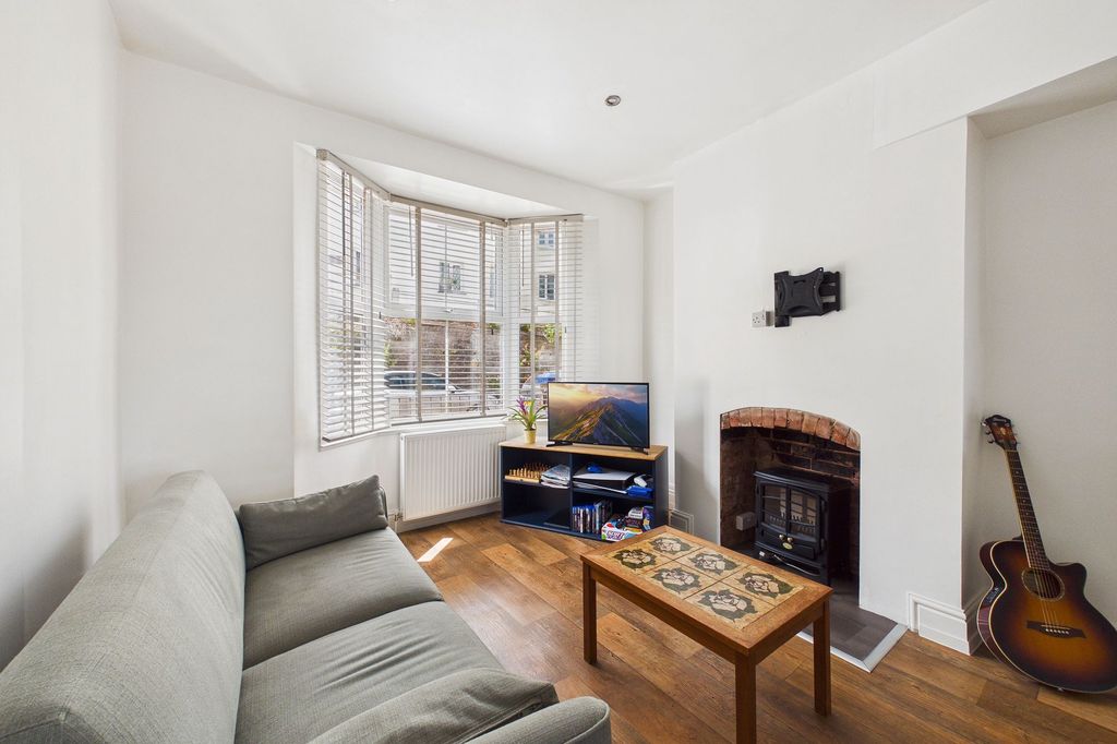 Property photo 3 of 16