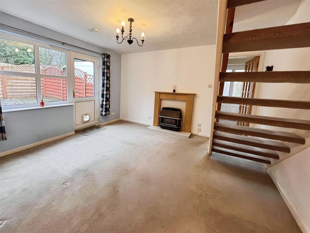 Property photo 3 of 10 Living Room