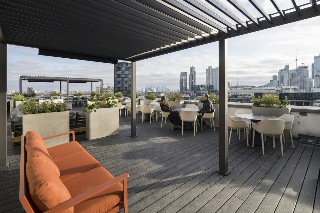 Property photo 2 of 8 Floor 10 - Rooftop