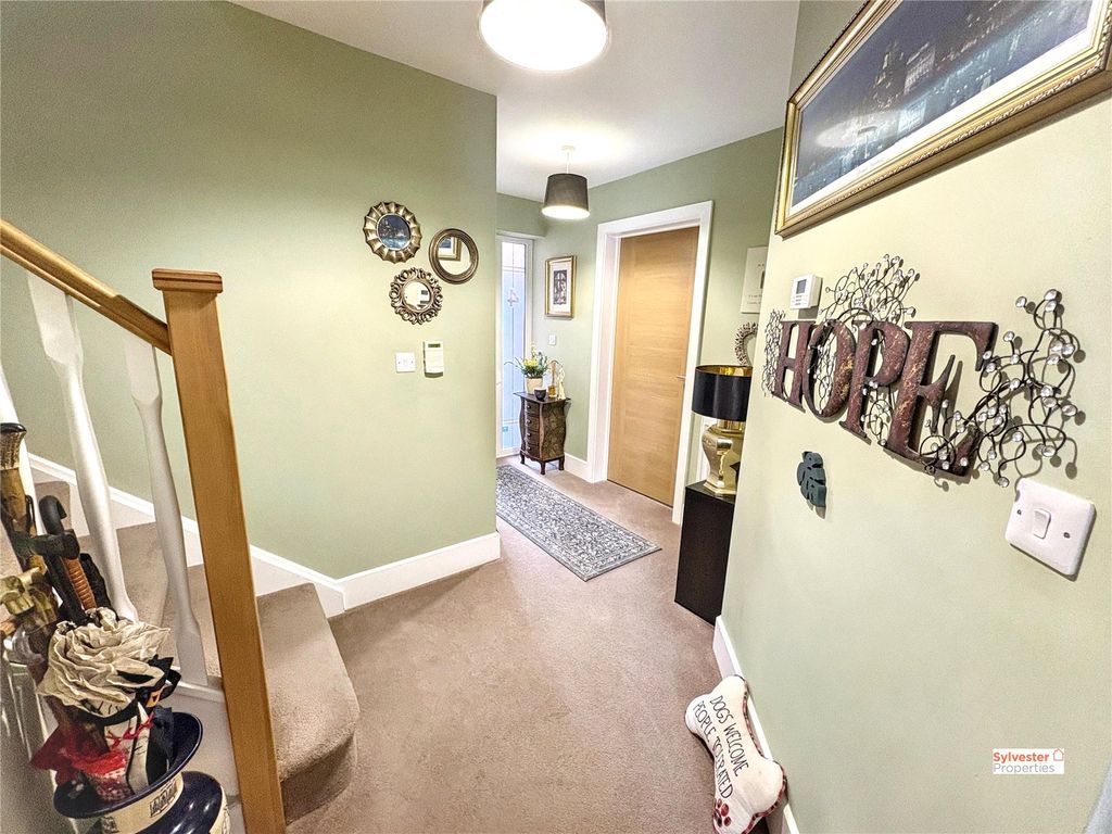 Property photo 2 of 34 Picture No. 41