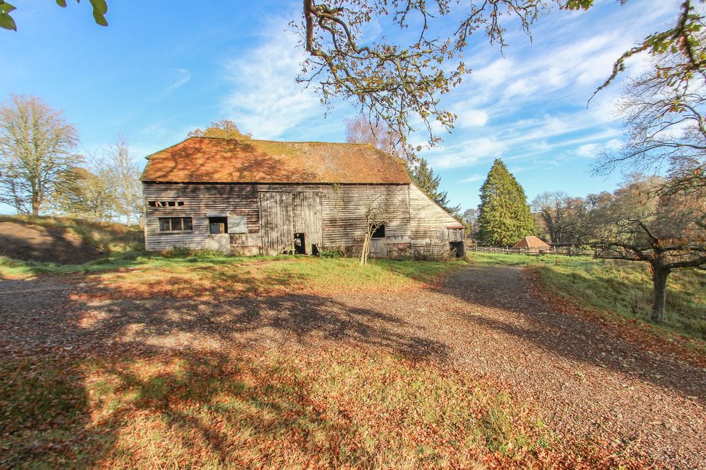 Property photo 2 of 25