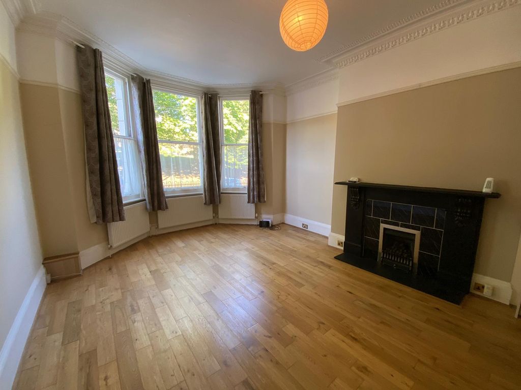 Property photo 2 of 6 Living Room