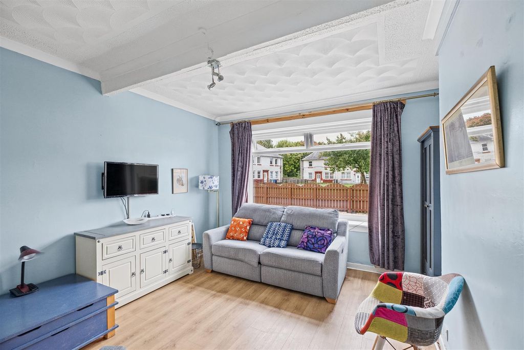 Property photo 3 of 16 Dechmont Street-17.Jpg