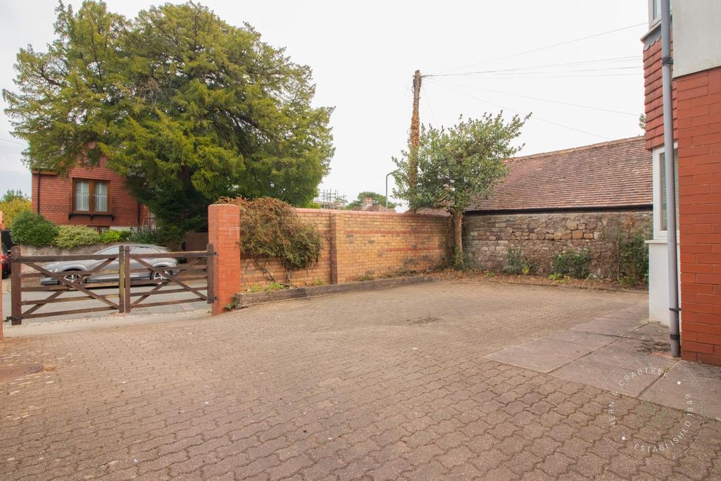 Property photo 3 of 22 The Avenue-03.Jpg