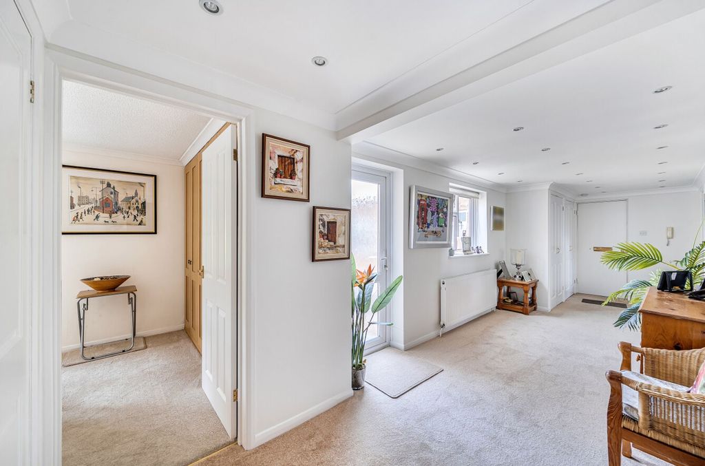 Property photo 2 of 19 12-1349381-13-68c...