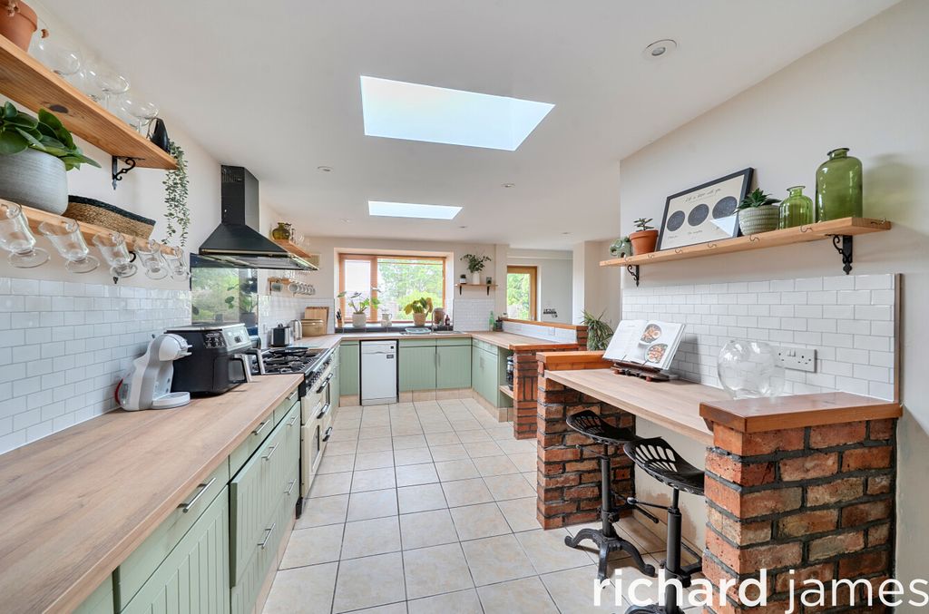Property photo 3 of 24 9Ea54A081F6547609627Ad6d868596A3