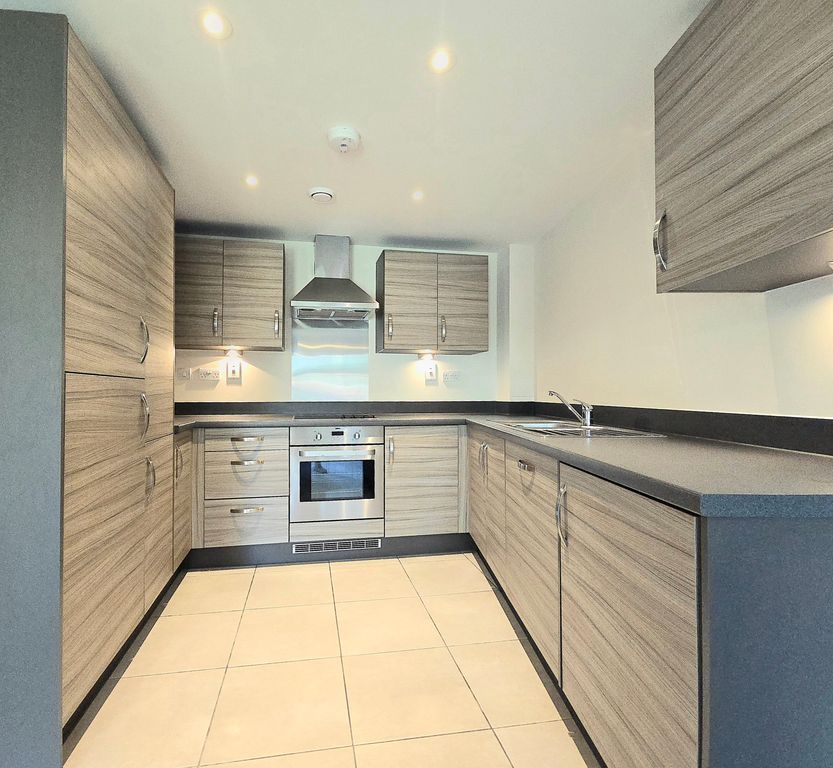 Property photo 2 of 7 Kitchen