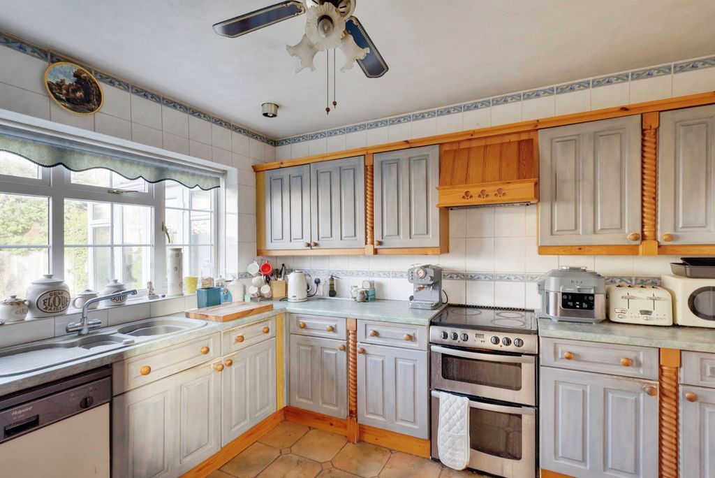 Property photo 3 of 26