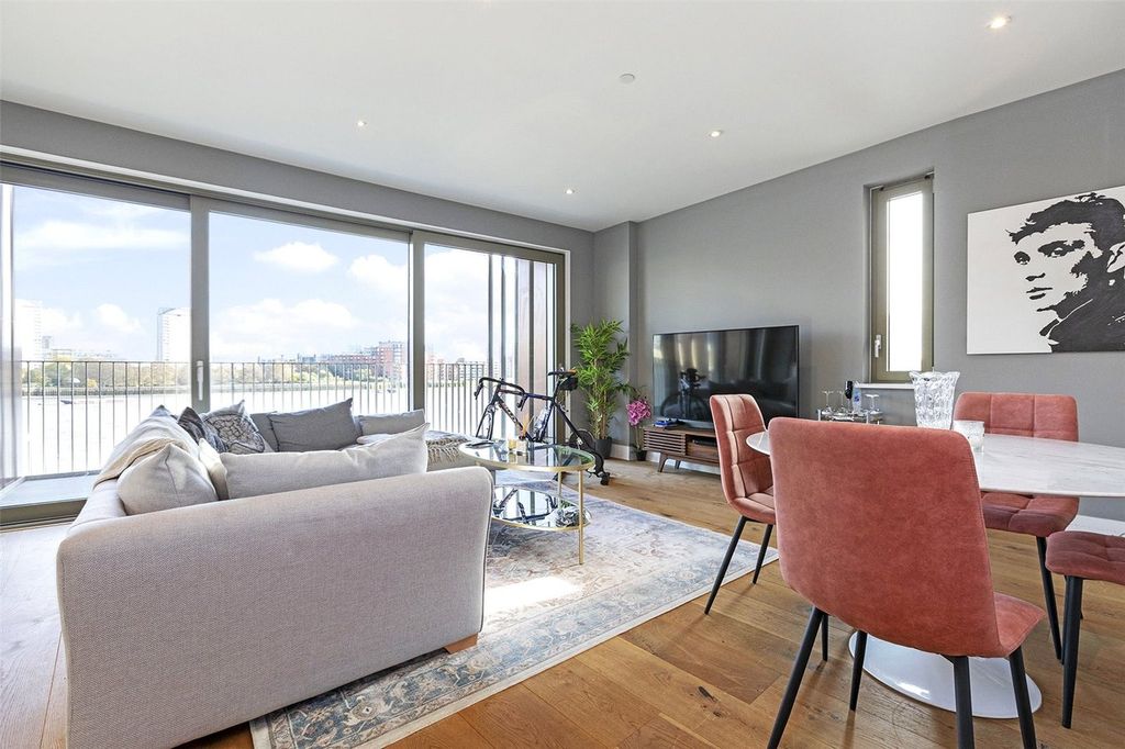 Property photo 3 of 18