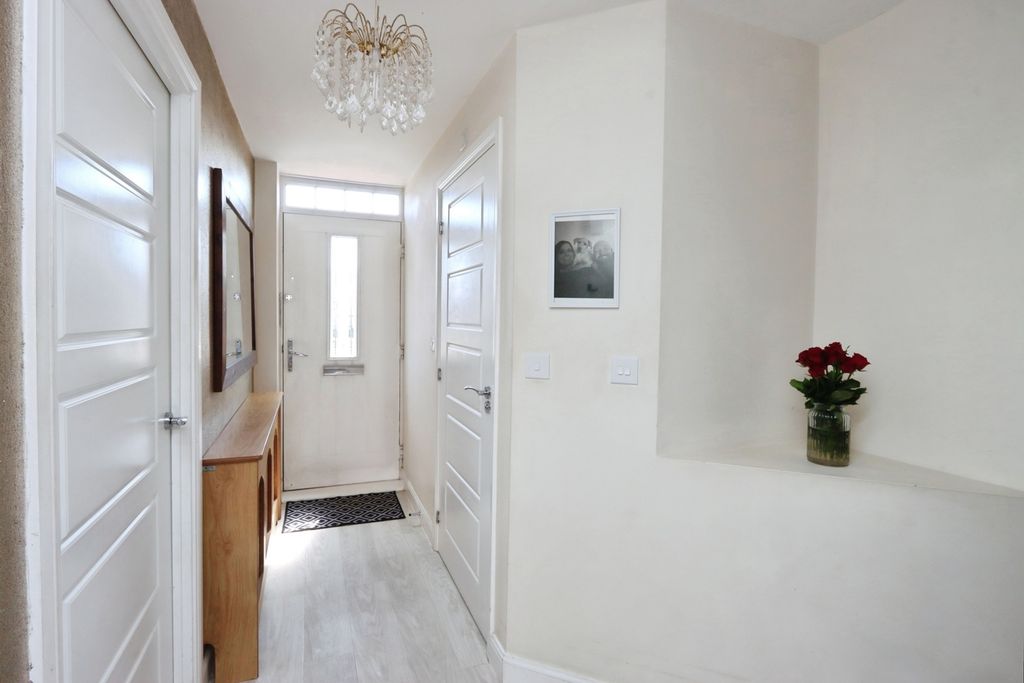 Property photo 2 of 27 Pbox-Img.Jpg