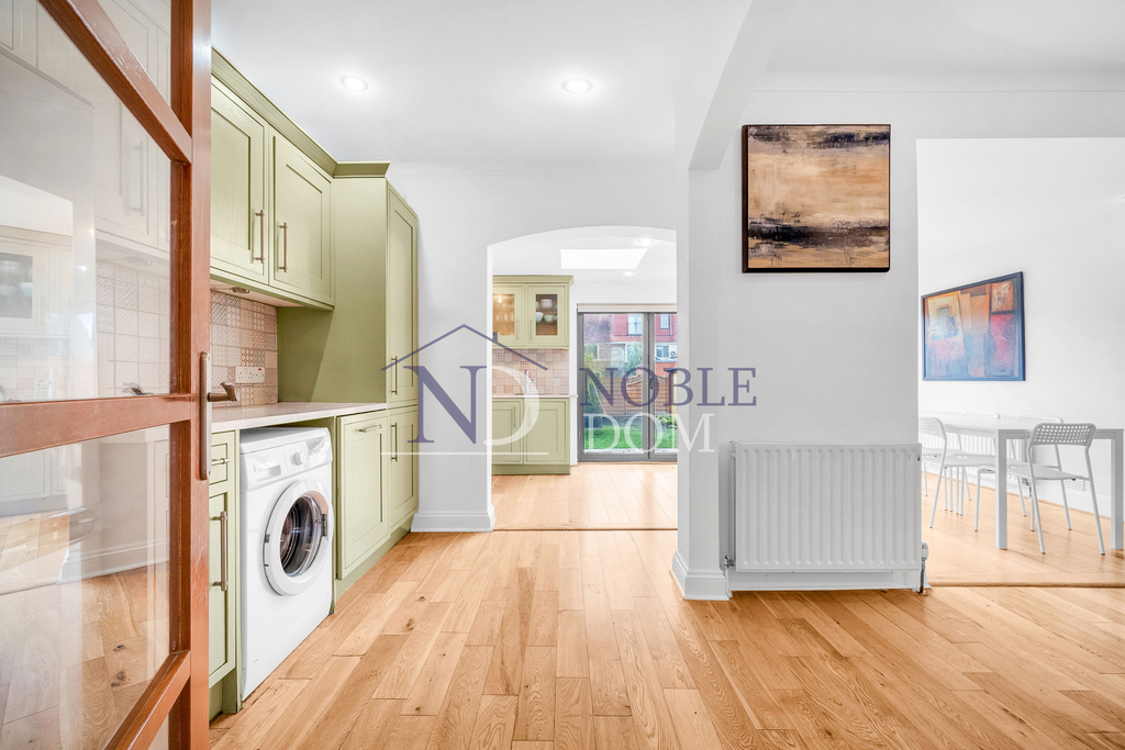 Property photo 3 of 18 Gallery