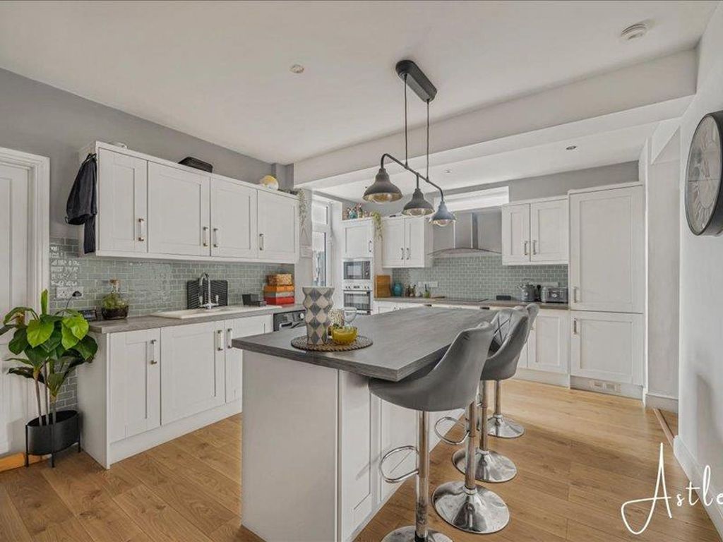 Property photo 1 of 16 Kitchen/Diner
