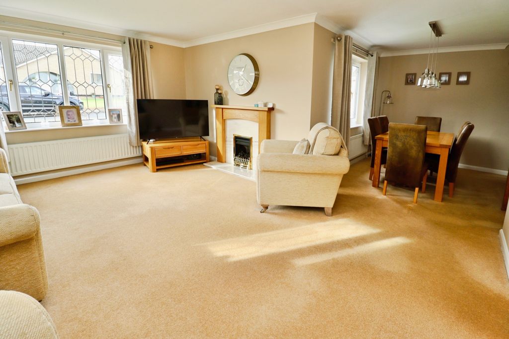 Property photo 3 of 21