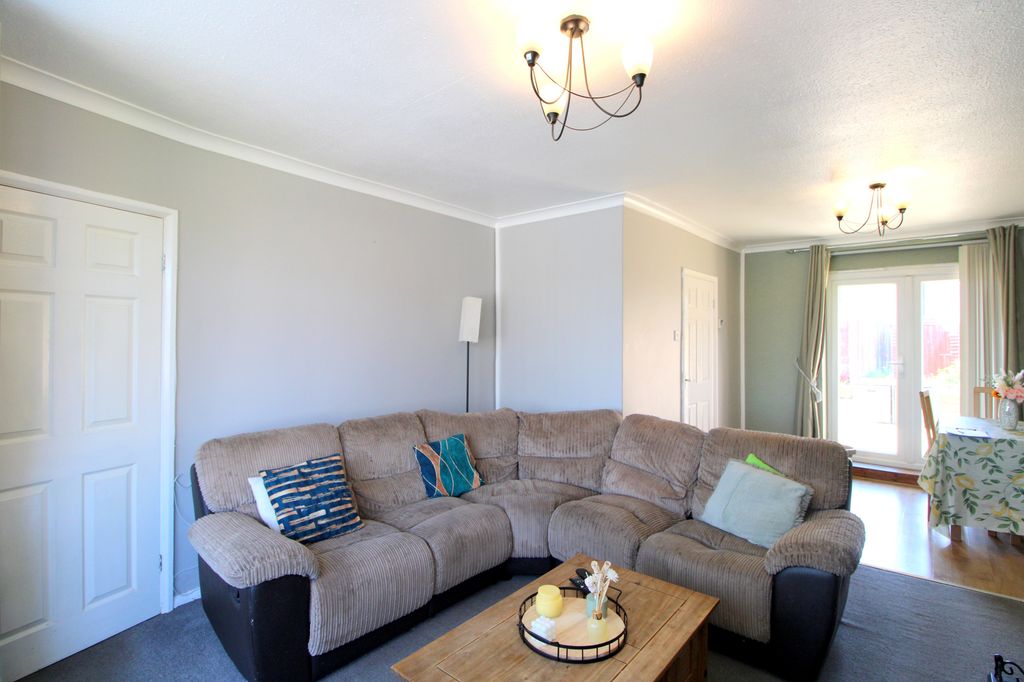 Property photo 3 of 19