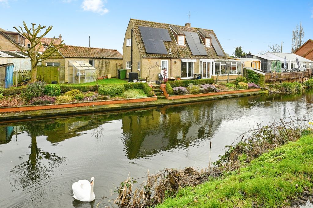 Property photo 1 of 16 Pbox-Img.Jpg