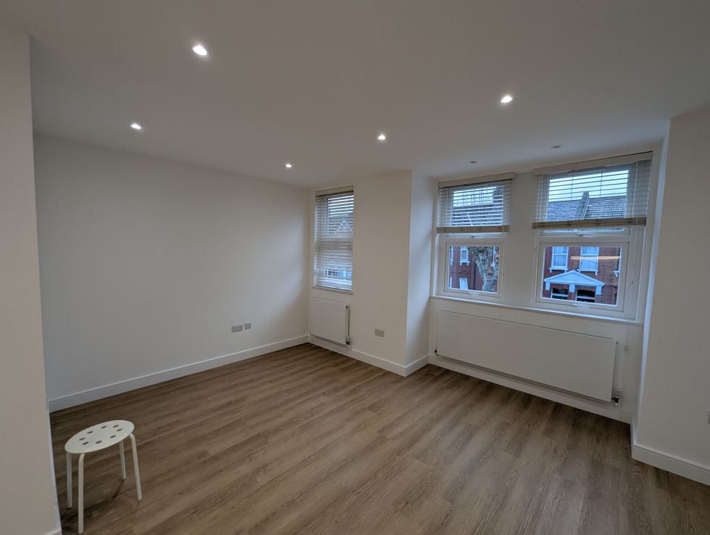 Property photo 3 of 6 Living Room