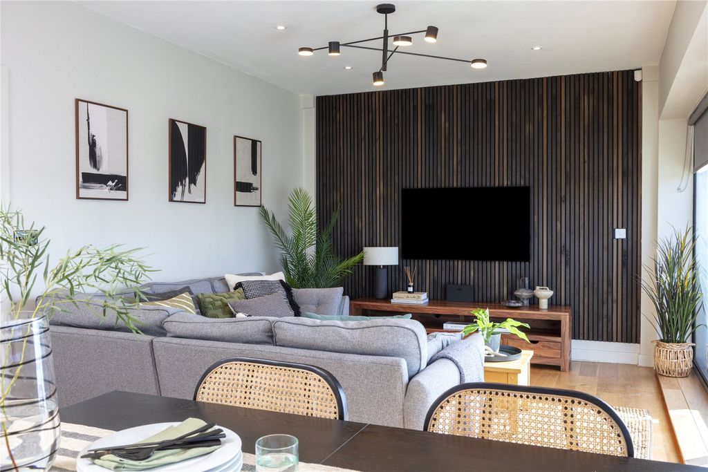 Property photo 3 of 15 Picture No. 05