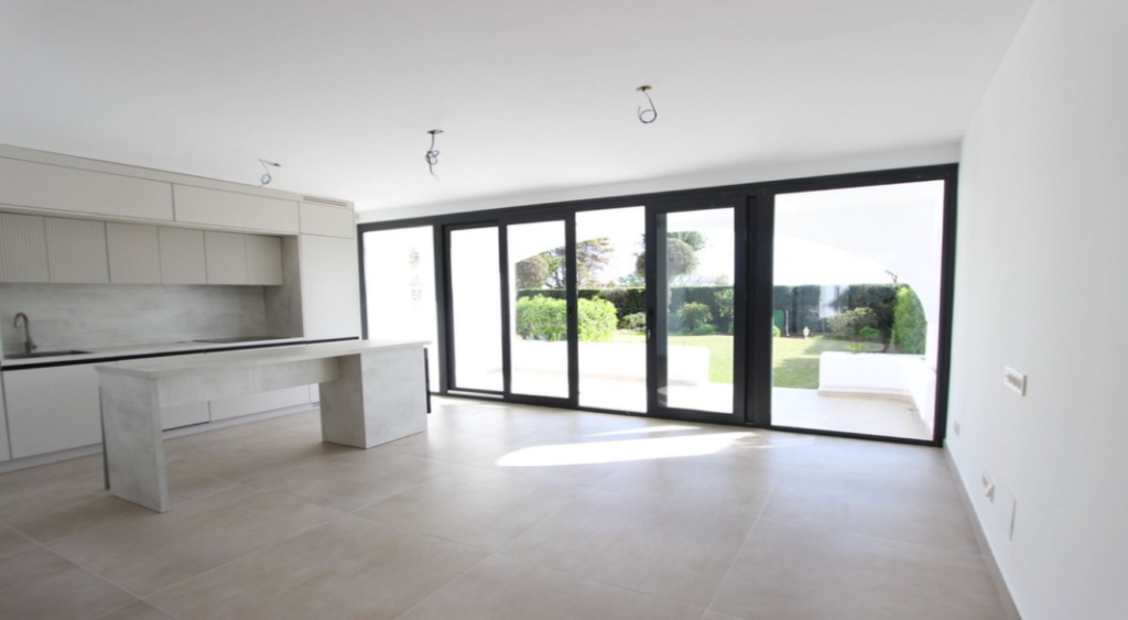 Property photo 2 of 3