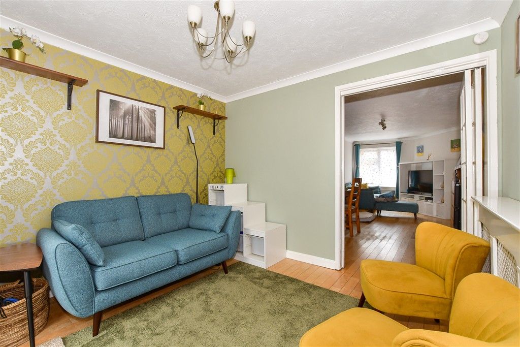 Property photo 2 of 19 Lounge