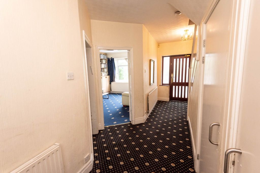 Property photo 3 of 31