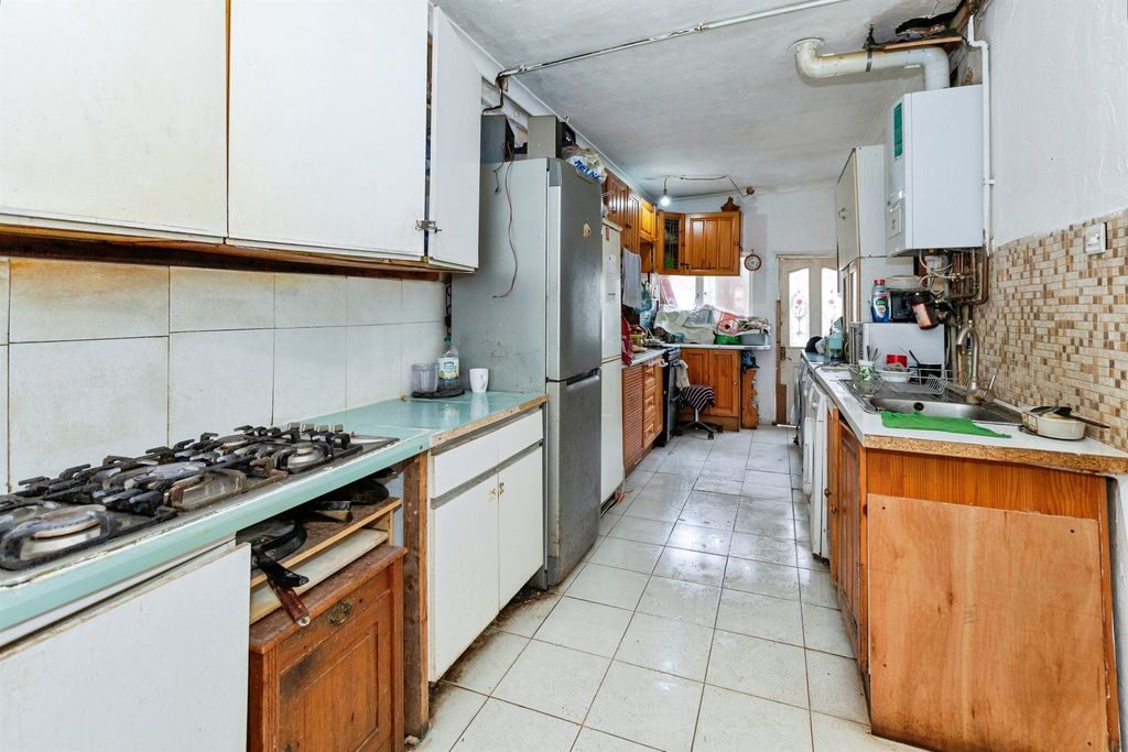 Property photo 3 of 17