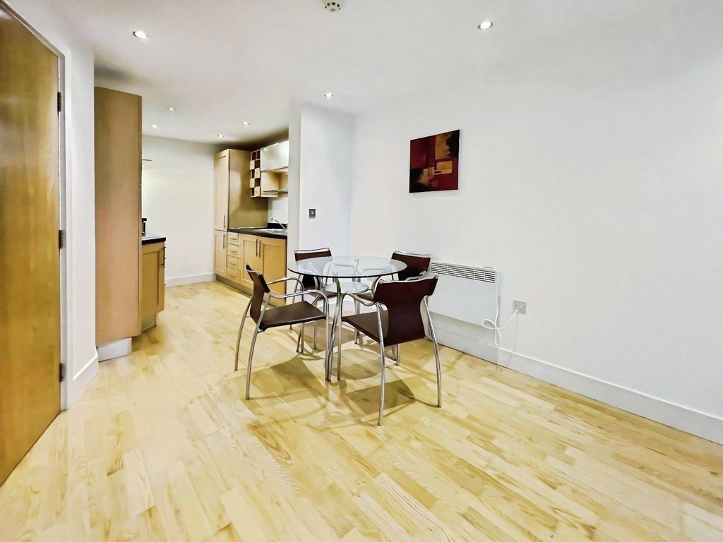 Property photo 3 of 11 Picture No. 32