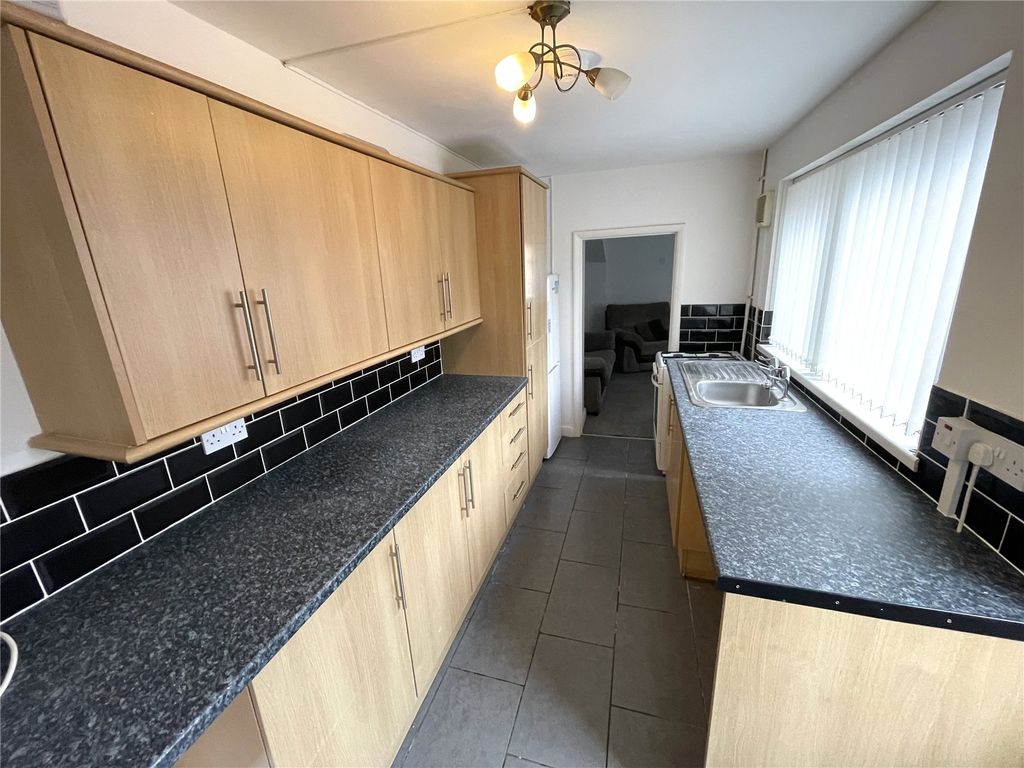 Property photo 2 of 14 Picture No. 20