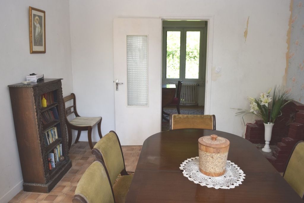 Property photo 3 of 18