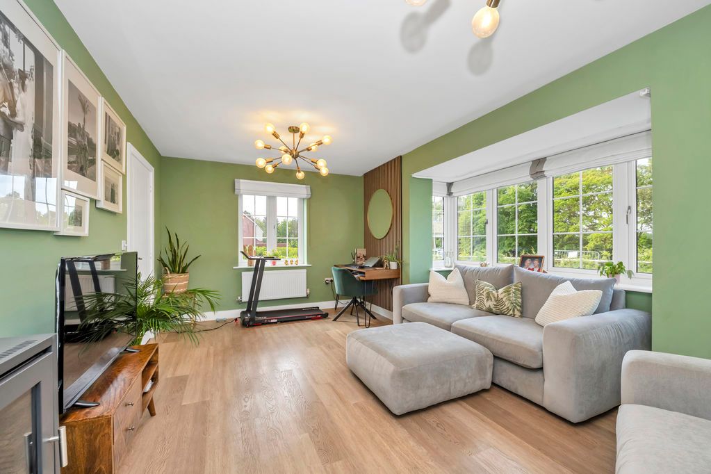 Property photo 2 of 12 Sitting Room
