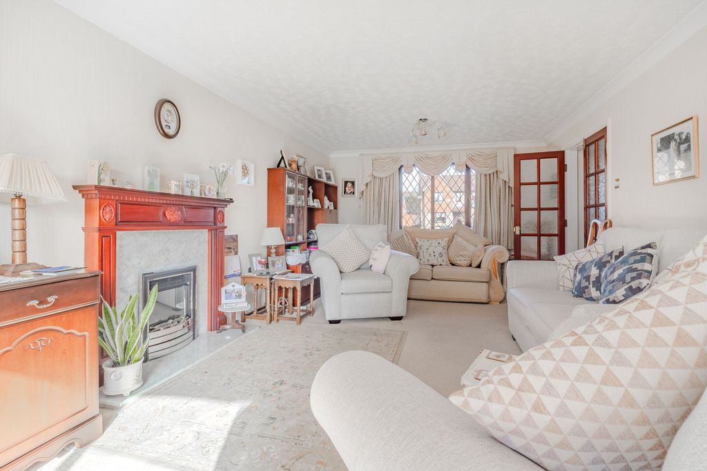 Property photo 2 of 26