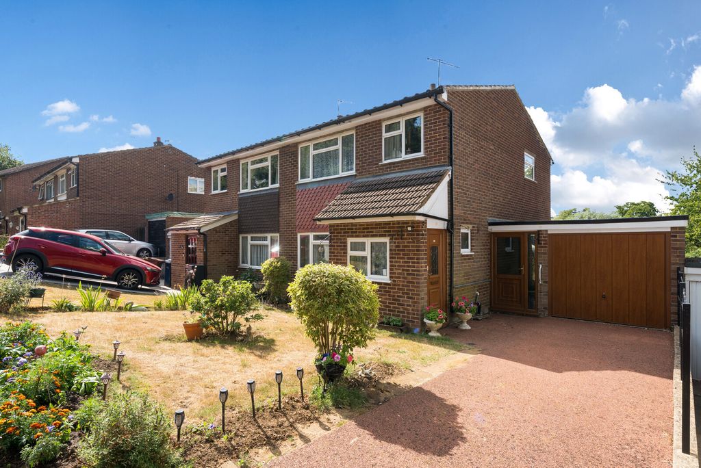 Property photo 1 of 15 1316101-19-686874...