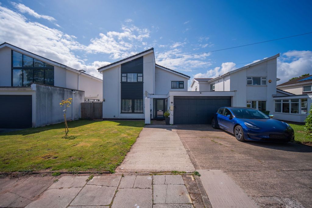Property photo 1 of 28