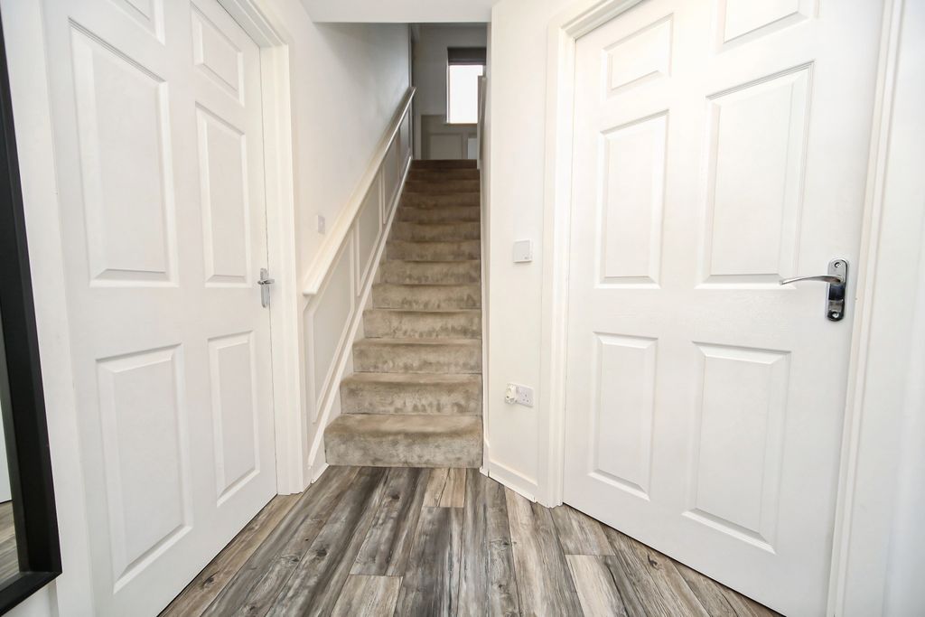 Property photo 2 of 37 Hallway