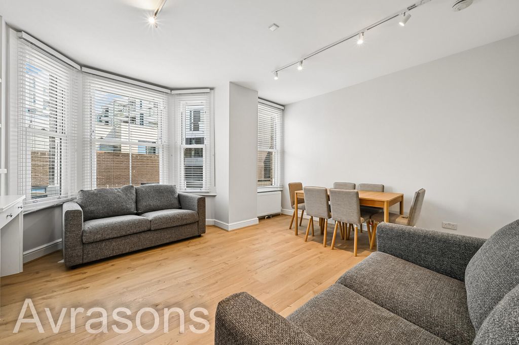 Property photo 1 of 10 Living Room