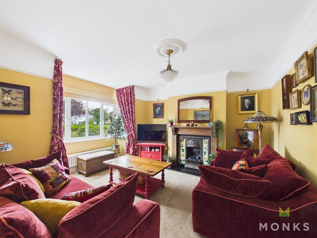 Property photo 2 of 41 Cam03644G0-Pr0072-Still015.Jpg