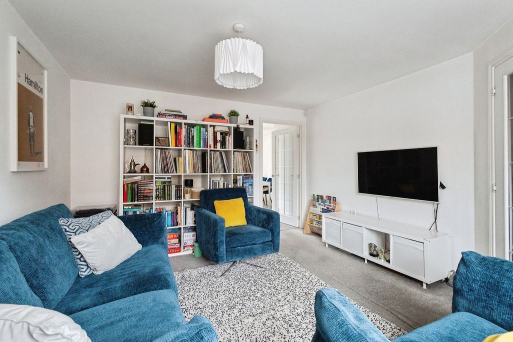 Property photo 2 of 19 Pbox-Img.Jpg