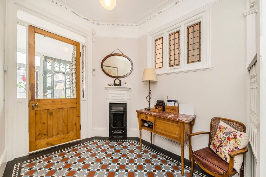 Property photo 2 of 14