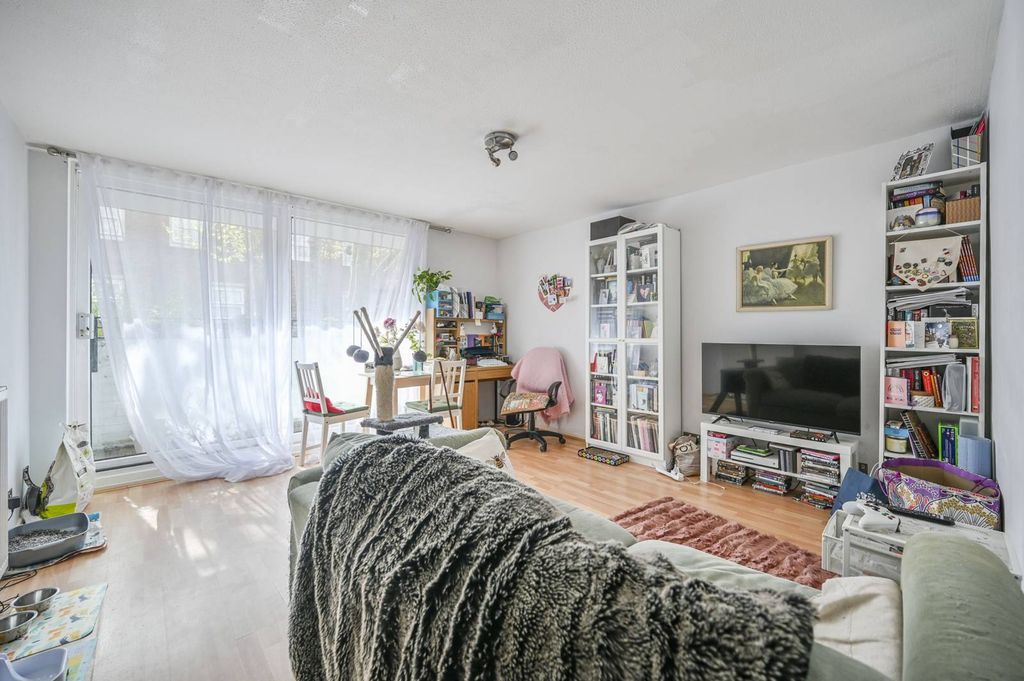 Property photo 2 of 3