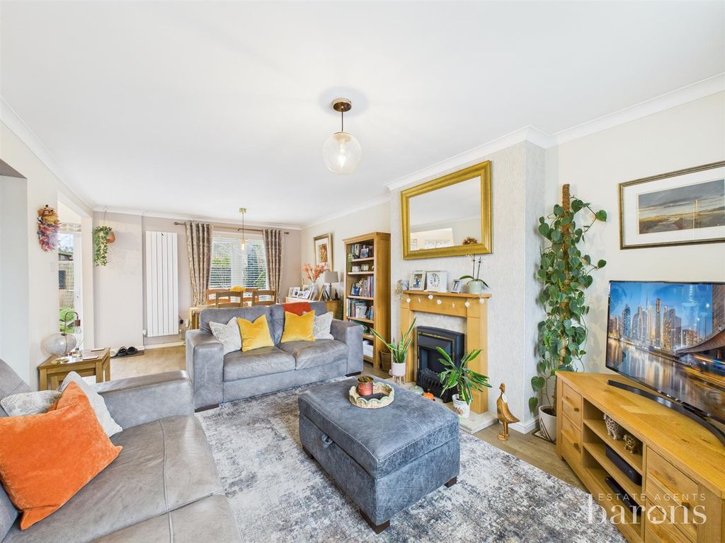 Property photo 3 of 21 Cam05500G0-Pr0116-Still011.Jpg