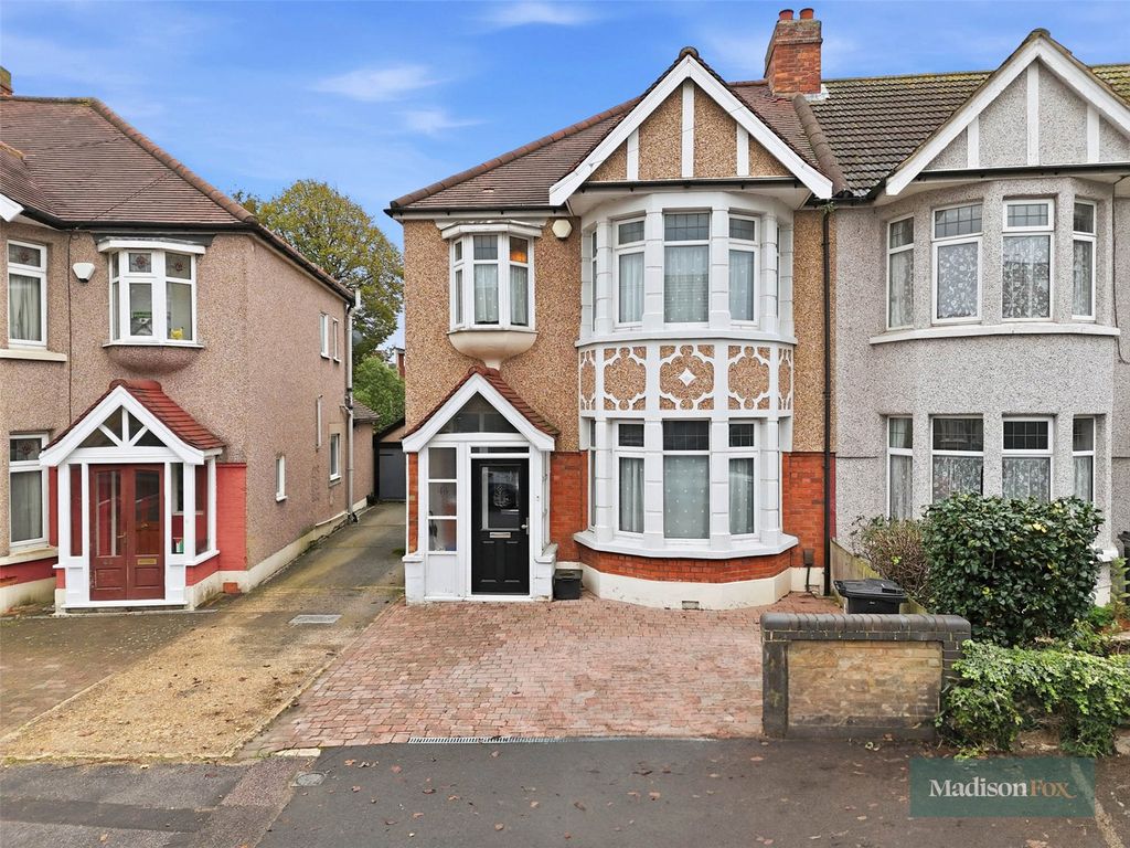 Property photo 1 of 33 Picture No. 09